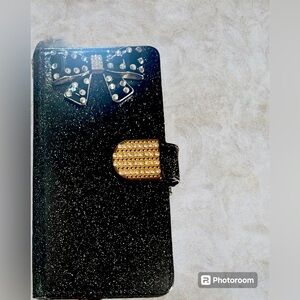 iPhone 11 Rhinestone Bow and Glitter Phone case - Great Preloved condition